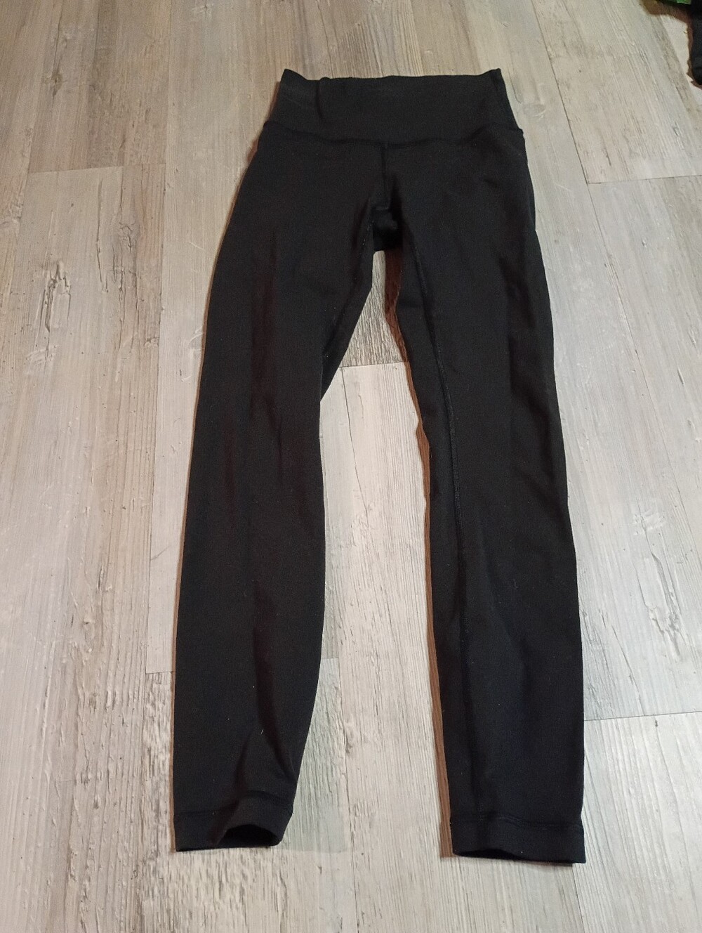 Lululemon - Picture 2 of 6
